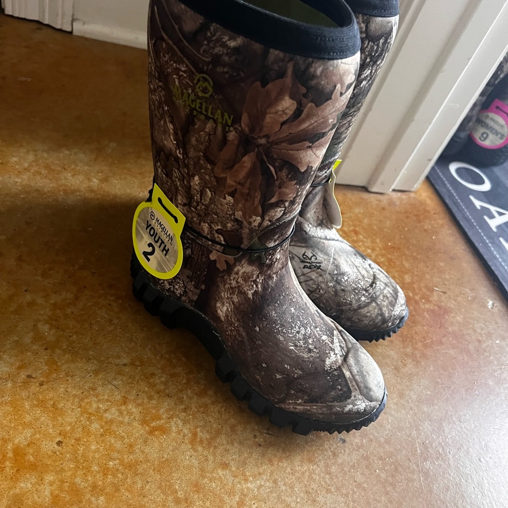 Magellan Outdoors Kids Woodland Camo Boots